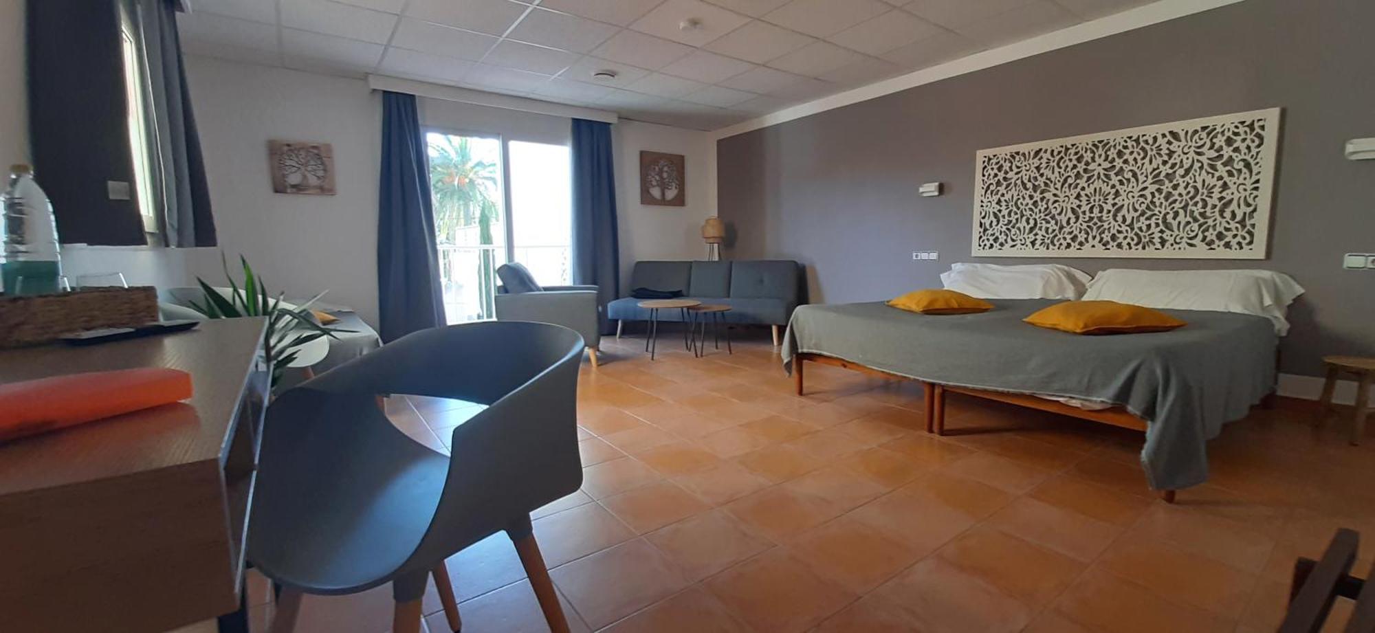 Hostal Bahia Azul Portocolom  Extérieur photo