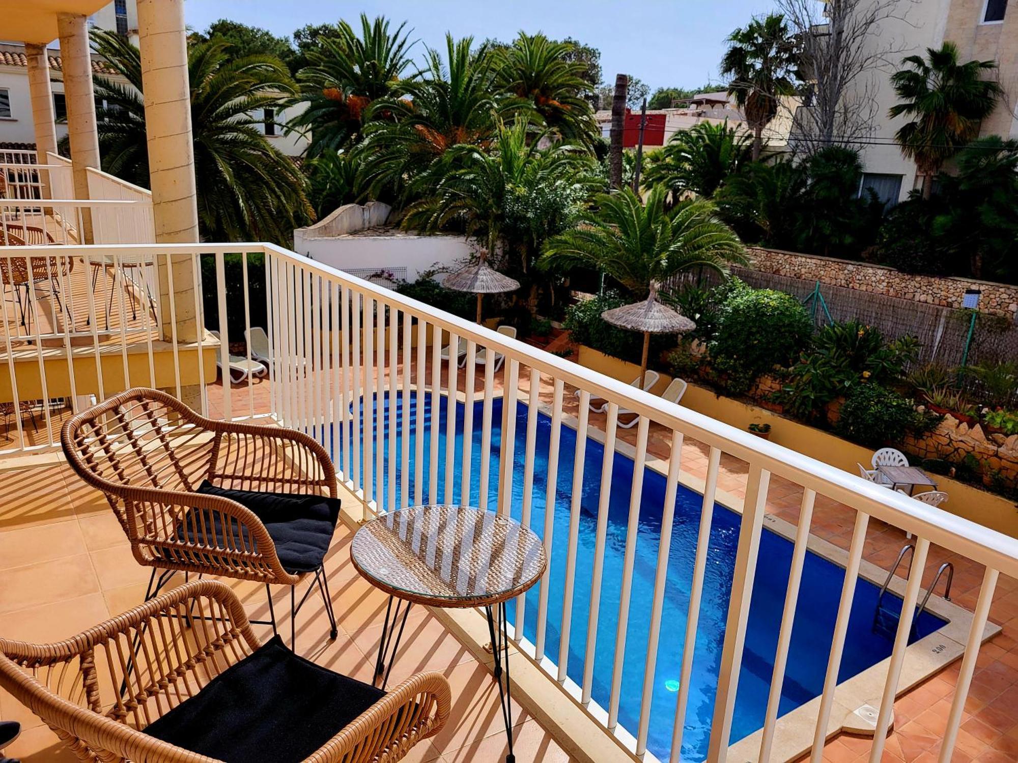 Hostal Bahia Azul Portocolom  Extérieur photo